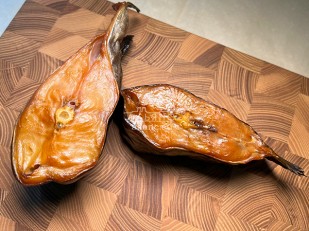 Карась холодного копчения: Сом стейк х/к