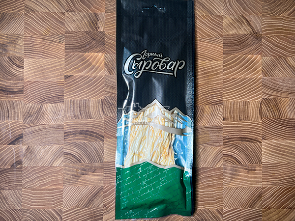 Сыр 60 гр ГОРНЫЙ СЫРОВАР (Паутинка копчёная) в Солнцево