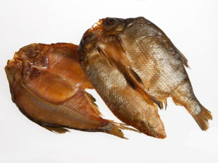 Синец вяленый: Карась холодного копчения